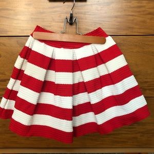Red & white pleated skirt
